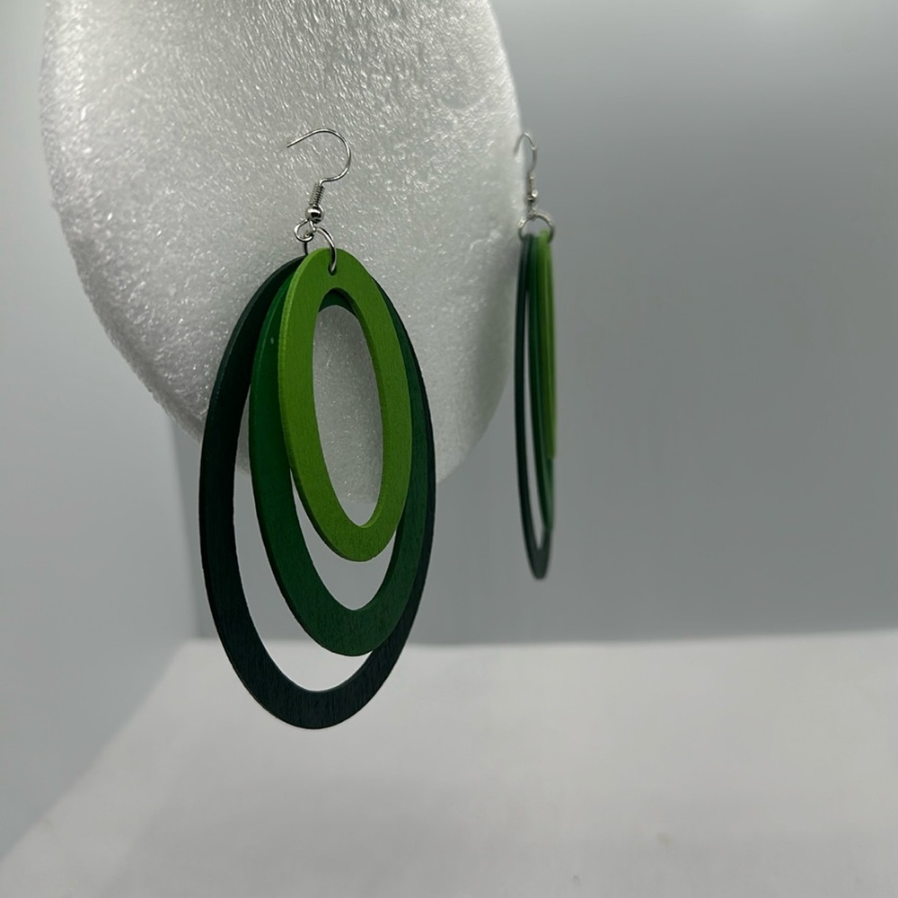 Minimalist style:Forest Green Wooden Earrings - Picture 6 of 11